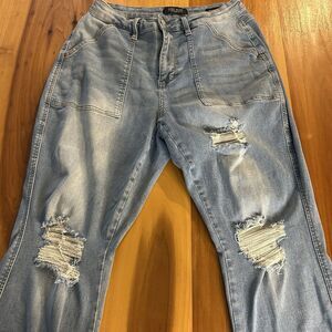 Judy Blue Boyfriend Fit Jeans. 16W. Distressed. Stretch. Light Wash